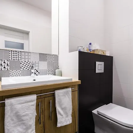Labo Tamka Apartment Warsaw